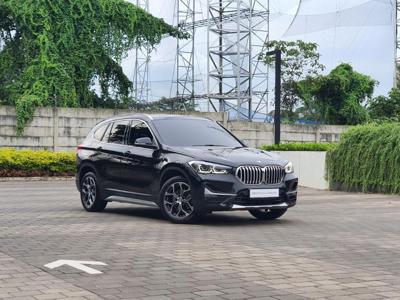 BMW X1  (2021) BMW X1  (2021)