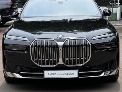 BMW i7  (2024) BMW i7  (2024)