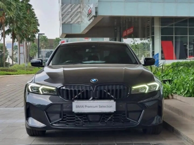 BMW 3 Series  (2022)