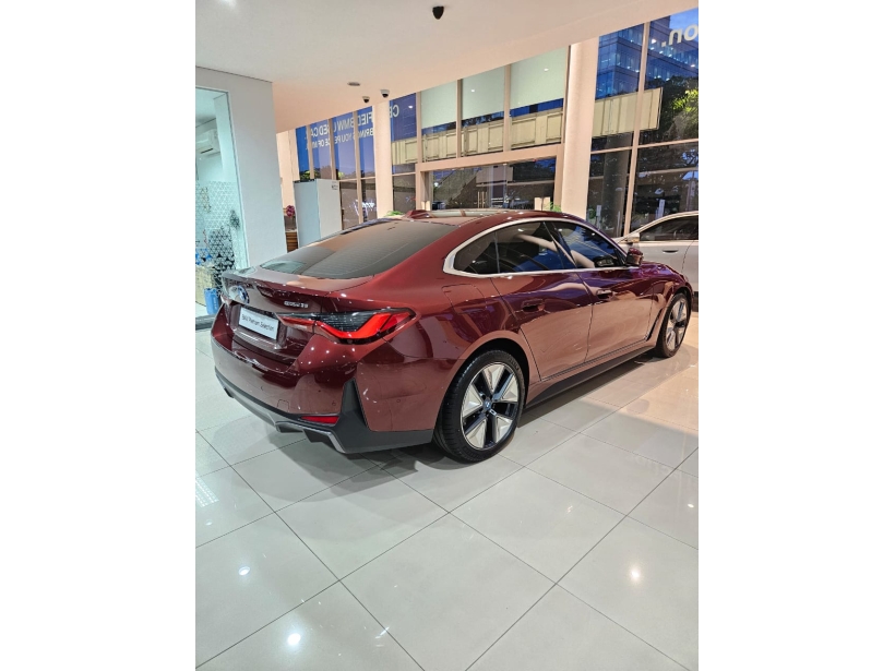 BMW i4 eDrive40