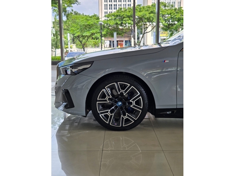 BMW i5 eDrive40 M Sport