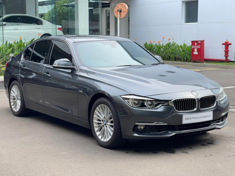 BMW 3 Series 320i LCI